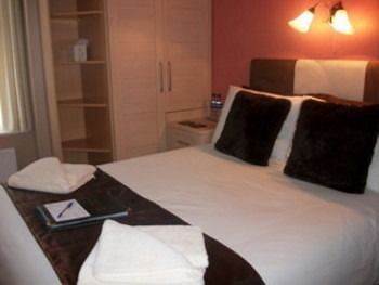 Guest house The Wellsway 4*